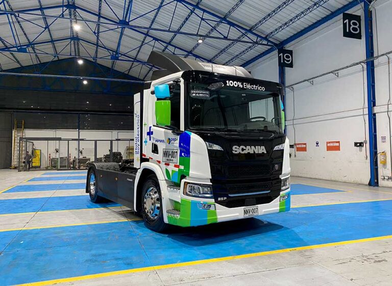 El modelo Scania R recibe el premio «Camión del Año en América Latina 2025»